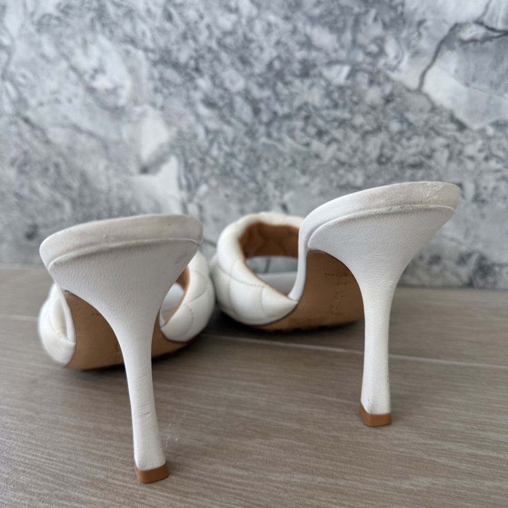 Bottega Veneta White padded quilted leather Heels - Picture 3 of 8